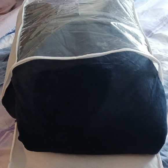 The Company Store Navy Blue Blanket Plush Bedding - Picture 1 of 3